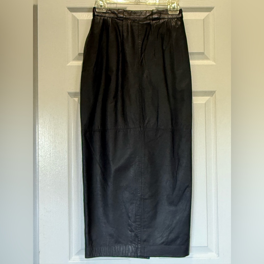 Elizabeth Woman’s Genuine leather black pencil skirt size 9/10 EUR 4-6 US